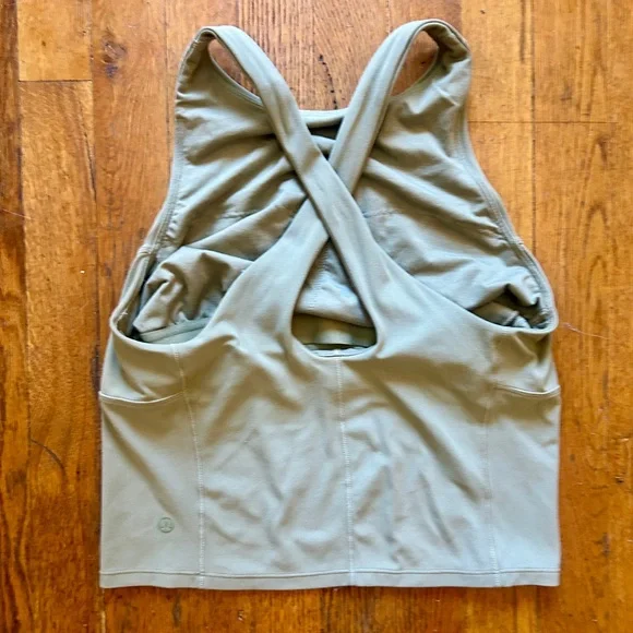 LIKE NEW lululemon key to balance tank rosemary green size 8 - Picture 5 of 5